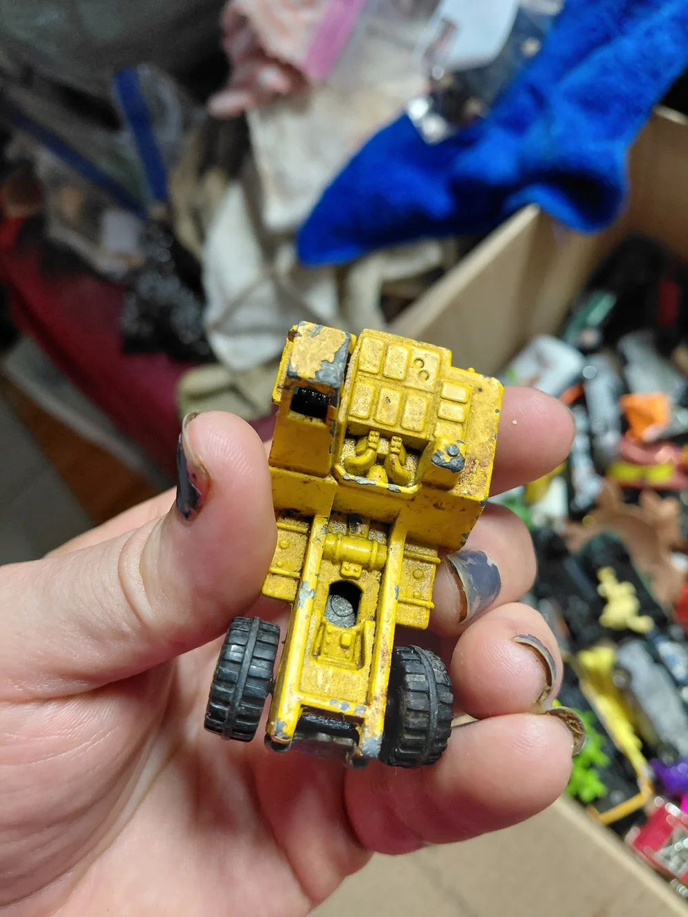 vintage 1979 Hot Wheels Workhorses CAT Caterpillar Dump Truck (model #1171)